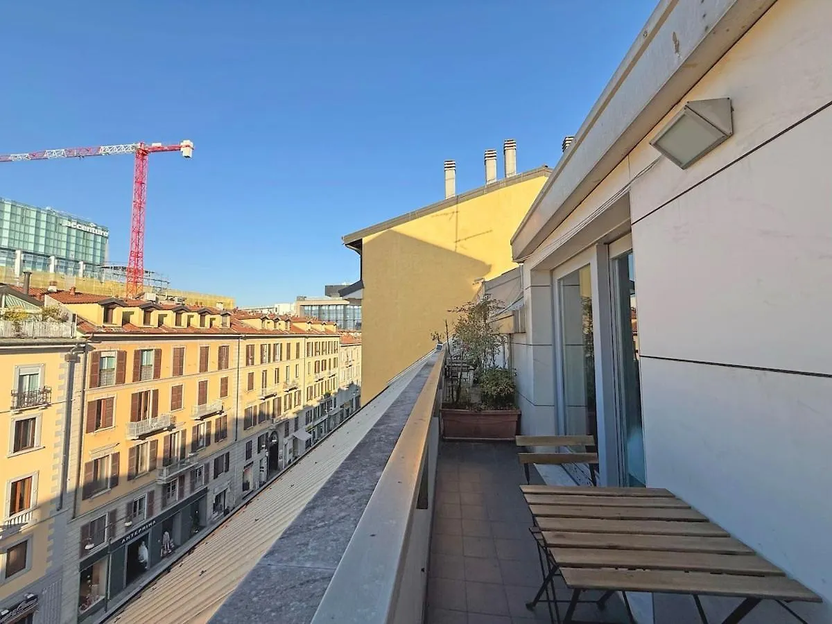 Apartment Rooftop Corso Como Con Terrazzo Privato Milan